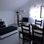 Melinda 아파트 자보리치